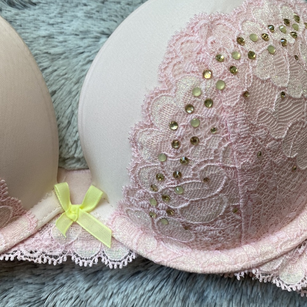 NWOT Victoria’s Secret Bra - Picture 2 of 9